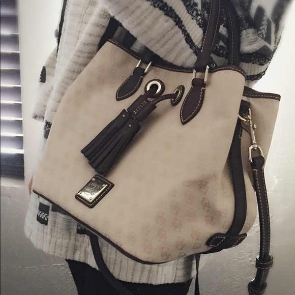 Authentic *Brand New* Dooney and Bourke Handbag - Picture 2 of 4